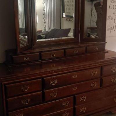 Thomasville Bed Room Furniture