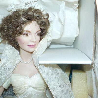 " 1997 Jacqulyn Kennedy Doll." Franklin Mint.