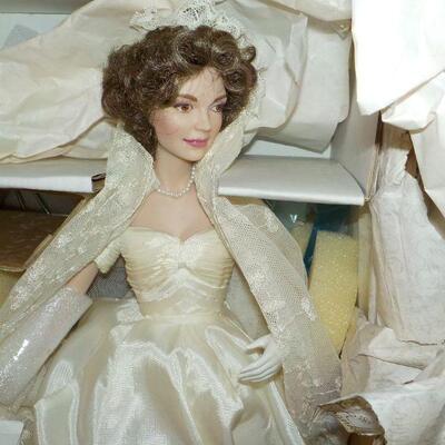 " 1997 Jacqulyn Kennedy Doll." Franklin Mint.