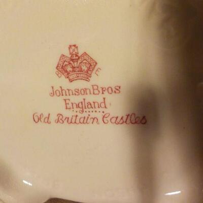 " Vintage Old Britain Castles Coffee or Tea Pot by Johnson Bros. England.