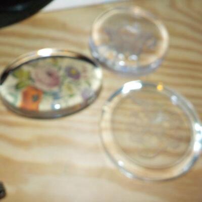 " 3 Super Glass Paper weights".