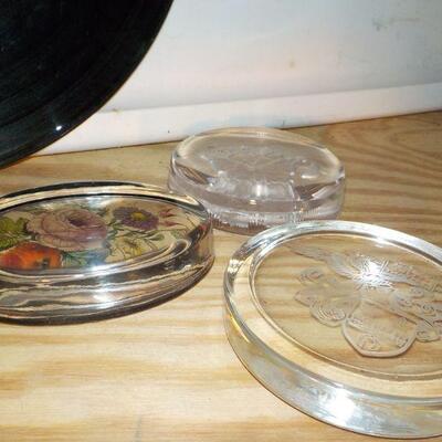 " 3 Super Glass Paper weights".