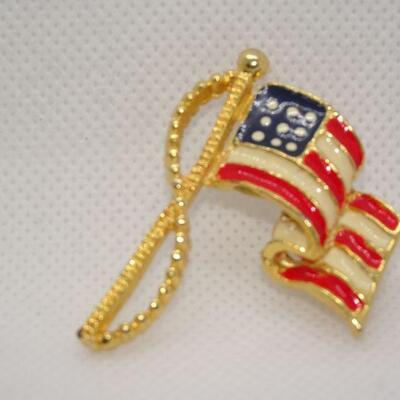 God Bless American Gold Tone Flying USA Flag Pin 