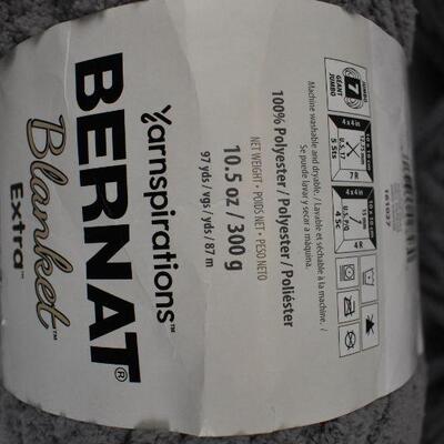 4 Skeins Bernat Blanket Extra Jumbo Gray Yarn, 97 yds each, Vapor Gray - New