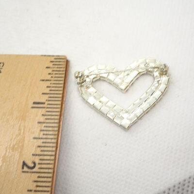 Beautiful Glistening Rhinestone Heart Brooch 