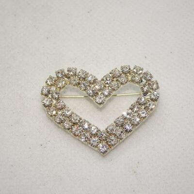 Beautiful Glistening Rhinestone Heart Brooch 
