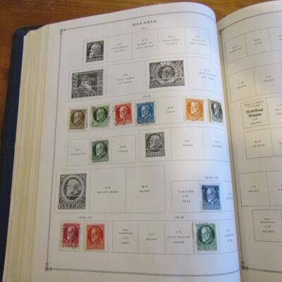 LOT 121  INTERNATIONAL POSTAGE STAMP COLLECTION