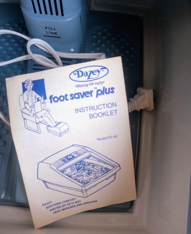 Lot 19 Vintage Foot Bath in Package