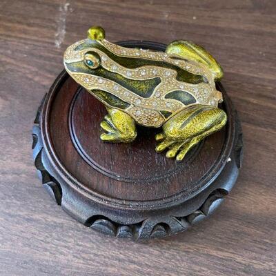 Metal jeweled Water Frog on wood sifter 