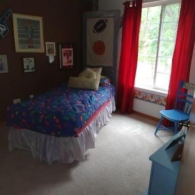 Sealy Twin Bed/Box Spring/Matching Comforter, Sheets & Drapes