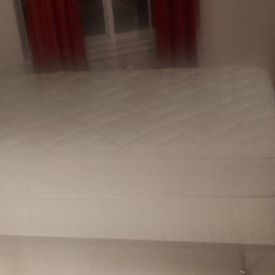 Sealy Twin Bed/Box Spring/Matching Comforter, Sheets & Drapes