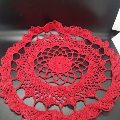 Lot of vintage table runners/doily and Scarf