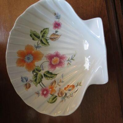 Limoges Shell Bowl 5 x 5 1/2 inches Made in France - Item # 54