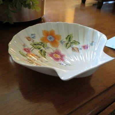 Limoges Shell Bowl 5 x 5 1/2 inches Made in France - Item # 54