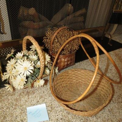 Three Baskets Daisies One with Handles  10 inches round -  Item # 56