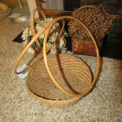 Three Baskets Daisies One with Handles  10 inches round -  Item # 56
