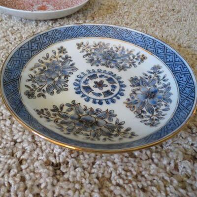 Seven Pieces Vintage Asian Chinese Japanese Plates Bowls Imari Multicolor - Item # 57