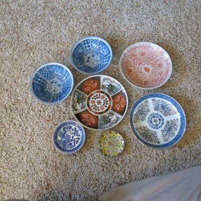 Seven Pieces Vintage Asian Chinese Japanese Plates Bowls Imari Multicolor - Item # 57