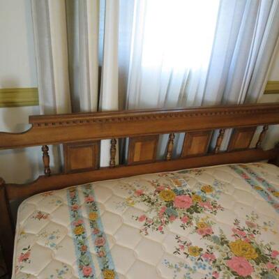 Vintage Maple Walnut Full Double Bed Headboard Footboard with Mattresses -  Item # 73