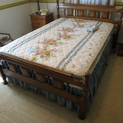 Vintage Maple Walnut Full Double Bed Headboard Footboard with Mattresses -  Item # 73