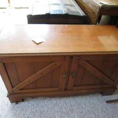 Vintage Lane Cedar Chest - Item # 158