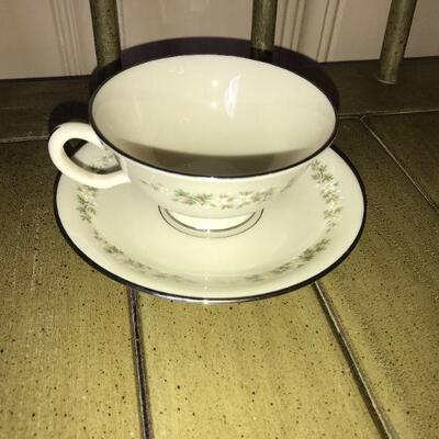 Lenox China Brookdale Daisy Pattern Cup and Saucer - Item # 192