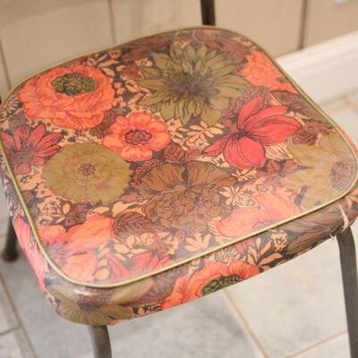 Lot 28 Vintage Floral Chair