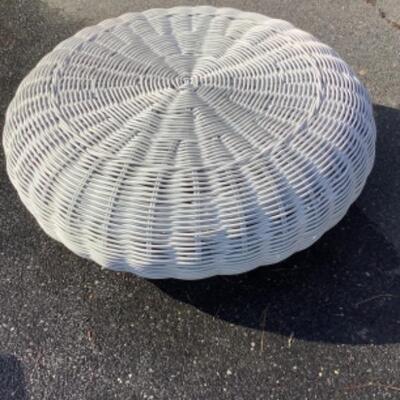 274 Large Round Wicker Coffee Table
