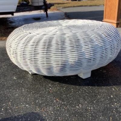 274 Large Round Wicker Coffee Table