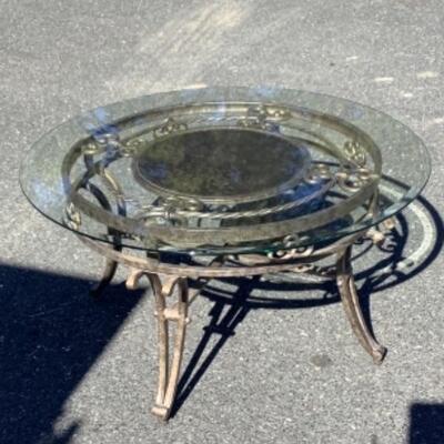 278 Round Glass Top Table With Iron Base