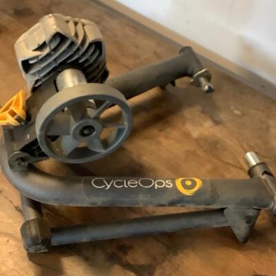 286 CycleOps Indoor Bicycle Trainer
