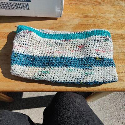 Knitted purse