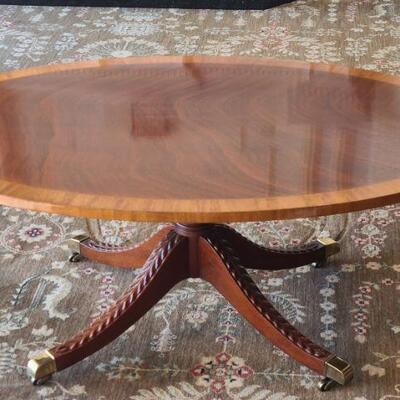 Lot 167: Kindel Oxford Mahogany Oval Inlaid Banded Coffee Table