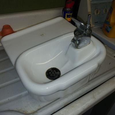 Westinghouse Wall Mount Water Bubbler