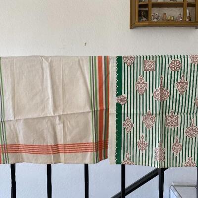 Pair of Vintage Dish Towels YD#022-0087