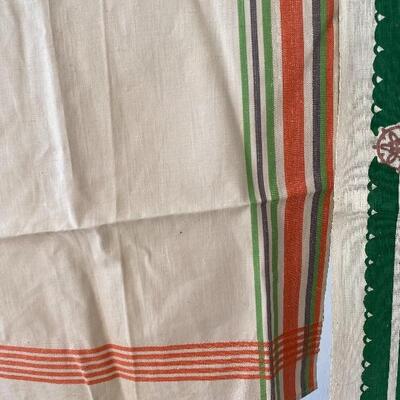 Pair of Vintage Dish Towels YD#022-0087