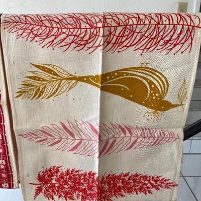 Pair of Vintage Dish Towels YD#022-0088