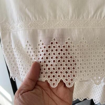 Pair of White Eyelet Lace Edge Pillow Cases YD#022-0089