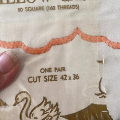 Vintage White Swan Pillow Cases NEW in Package YD#022-0090