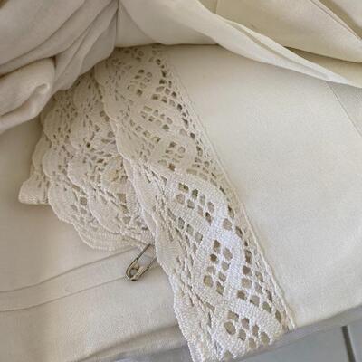 Mixed Lot of White Lace Edged Flat Sheets YD#022-0092
