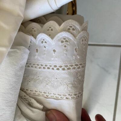 Mixed Lot of White Lace Edged Flat Sheets YD#022-0092