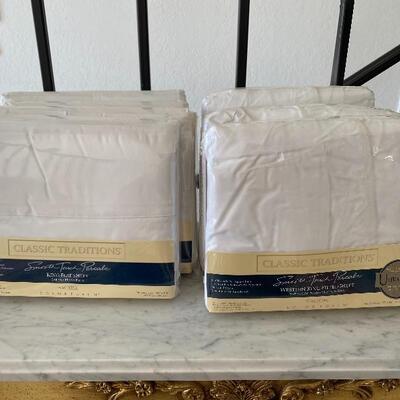 New in Package White King Size Flat & Fitted Sheets YD#022-0093