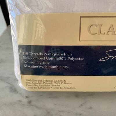 New in Package White King Size Flat & Fitted Sheets YD#022-0093