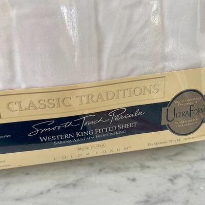 New in Package White King Size Flat & Fitted Sheets YD#022-0093