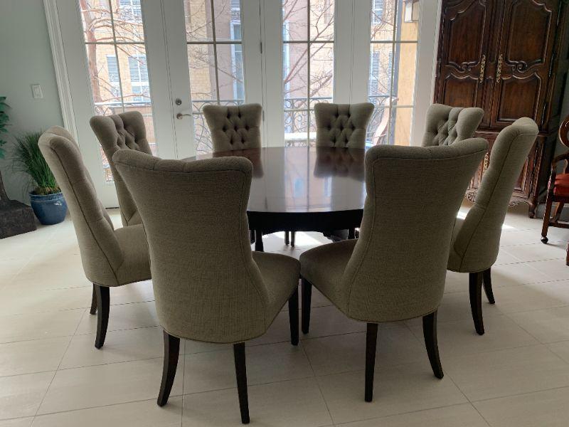 Gorgeous Round Dining Room Table 8 Dallas Tx 75201 Estatesales Org