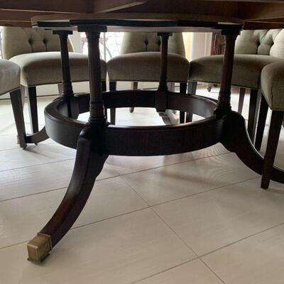 Gorgeous Round Dining Room Table & 8 Chairs 