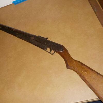 " Daisey model 24 " Diasey fist produced pump BB Gun.