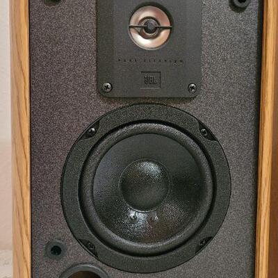 Lot 20: Vintage PAIR of JBL Audio 6.5 2-Way Bookshelf Speakers with TITANIUM Tweeters