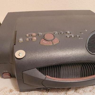 Lot 22: IN FOCUS Lite Pro 730 Projector TESTED A+