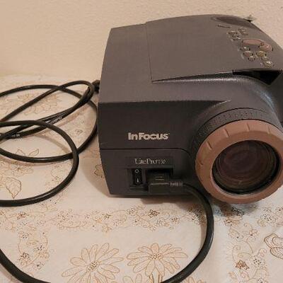 Lot 22: IN FOCUS Lite Pro 730 Projector TESTED A+